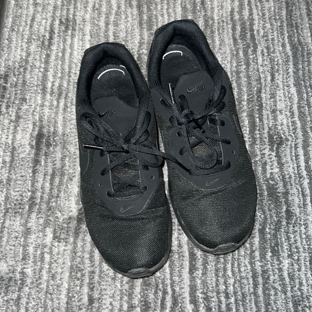 Nike shoes-USED